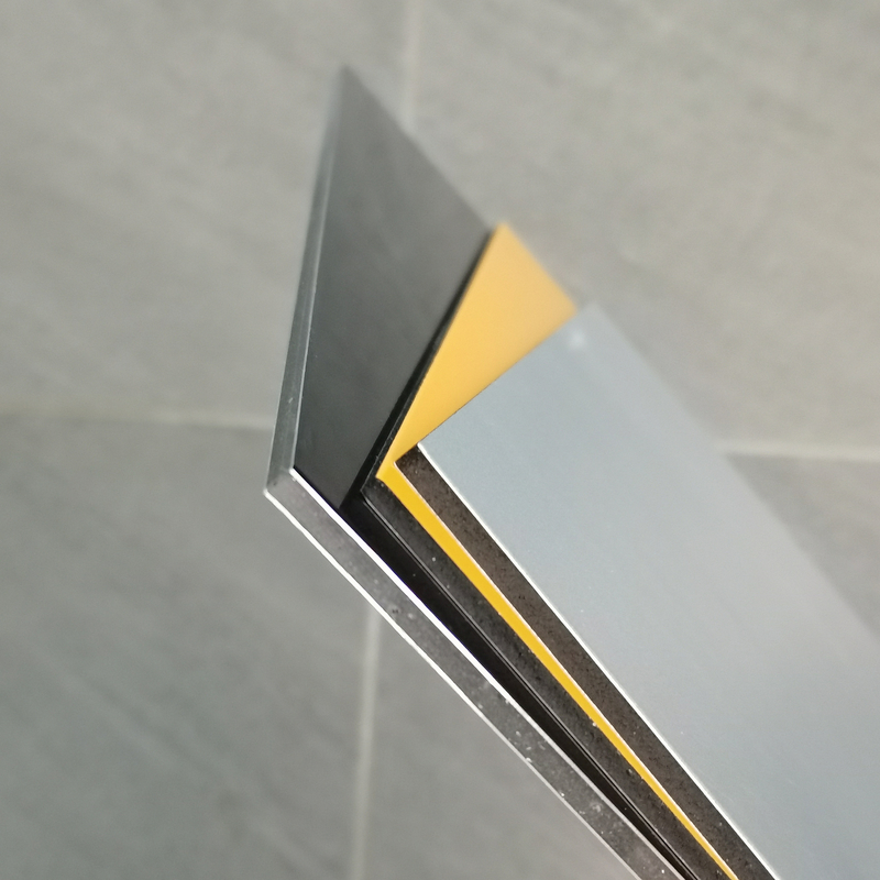25um 3mm-6mm PVDF Aluminium Composite Board Meer dan 7N/Mm Peelingsterkte