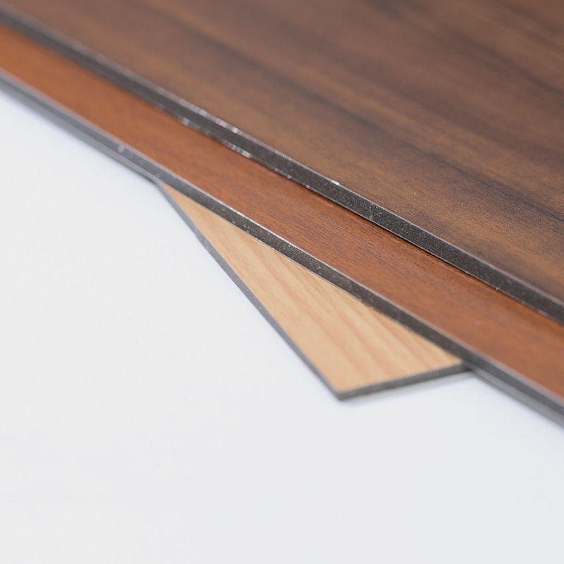 Beveiligde verpakking Hout aluminium composietpaneel 4 mm, PVDF-coating, geluidsisolatie voor luchthavenwandpaneel Alucobond-klasse