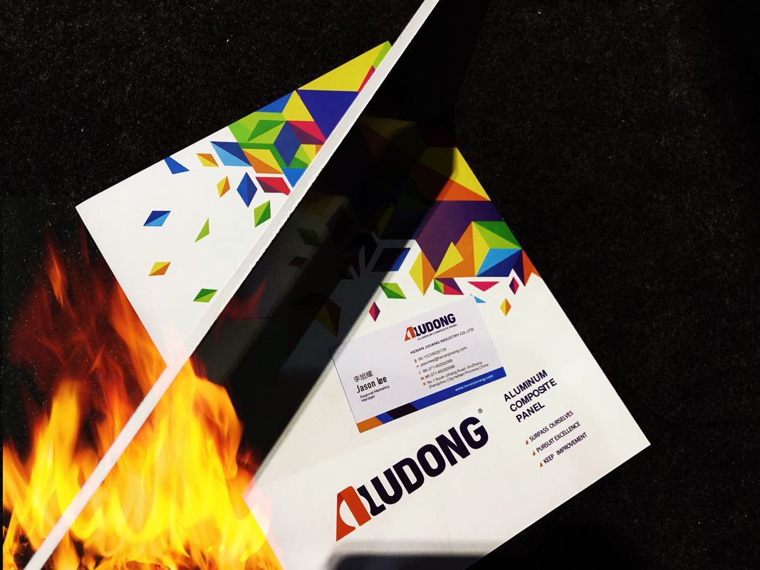 4*0.50mm A2 Klasse Niet-Brandbaar Aluminium Composiet Paneel voor gevel, vliesgevel