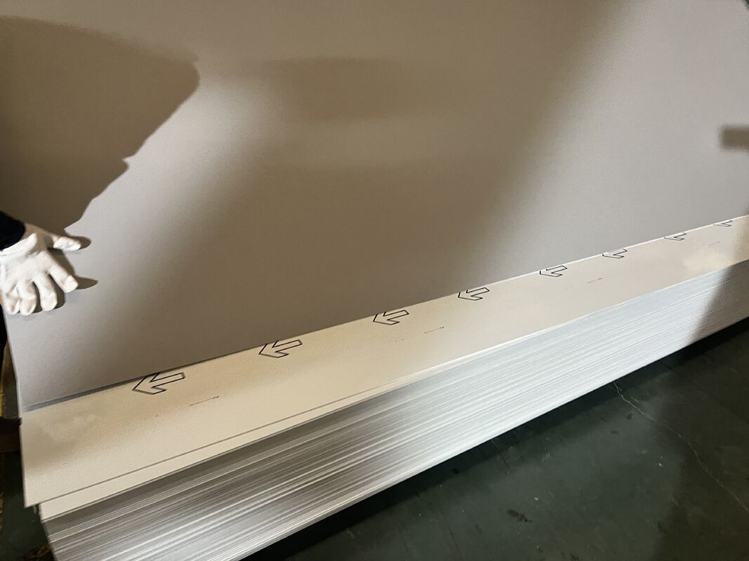 4*0,40mm FR B1 Brandwerend Aluminium Composite Panel Voor winkelcentrum, hotel, treinstation enz.