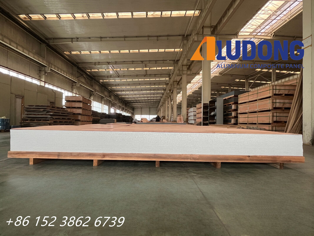 FR B1 PVDF-gecoat vuurbestendig aluminiumcompositpaneel 4 mm dik voor gebouwen