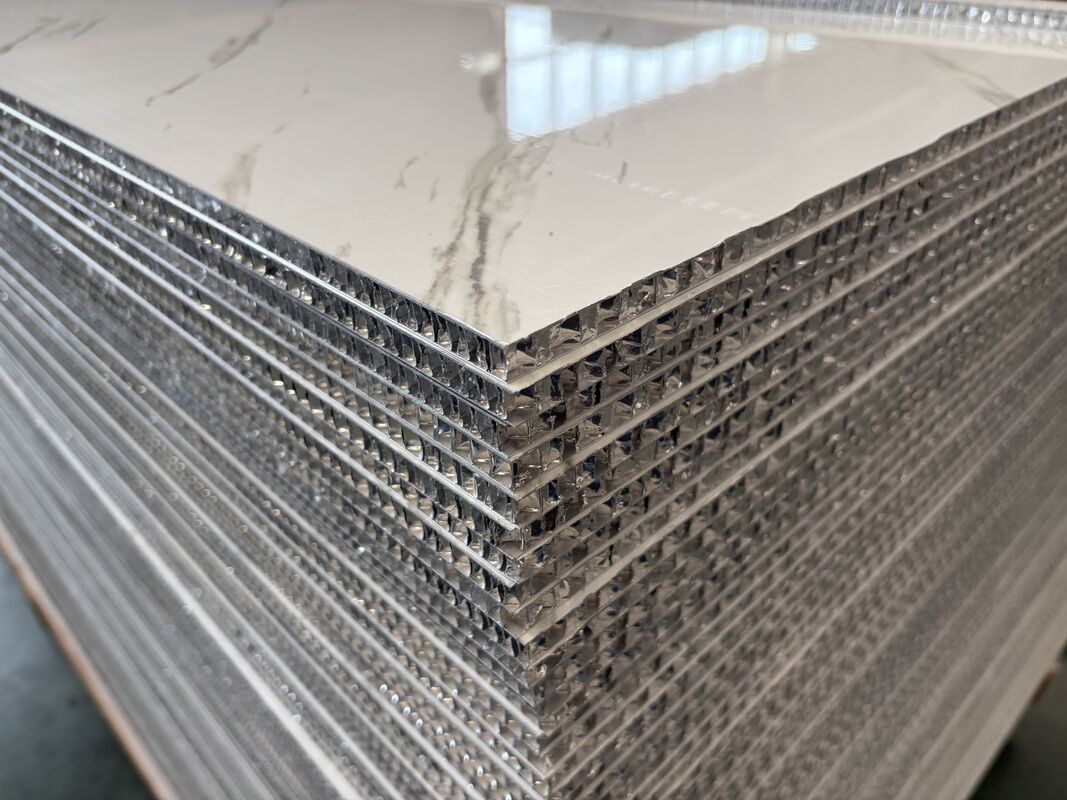 Aluminium honingraatpaneel voor plafonds, daken, binnen- en buitenwandbekleding