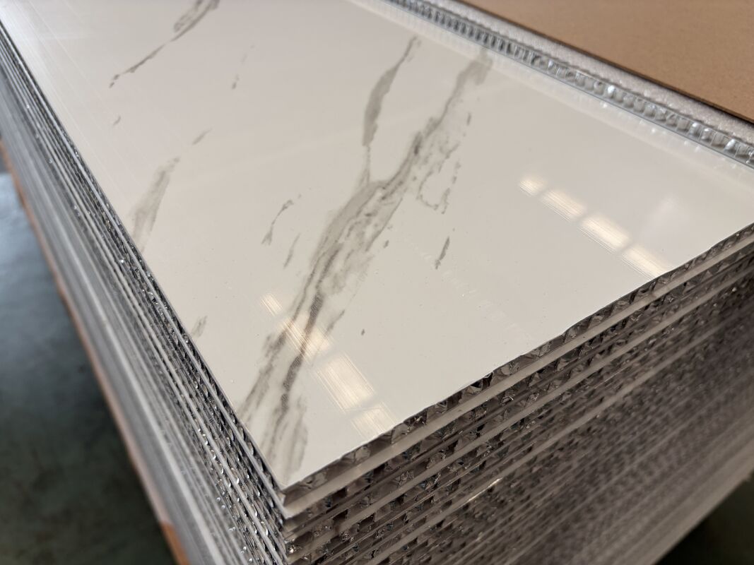 Aluminium honingraatpaneel voor plafonds, daken, binnen- en buitenwandbekleding