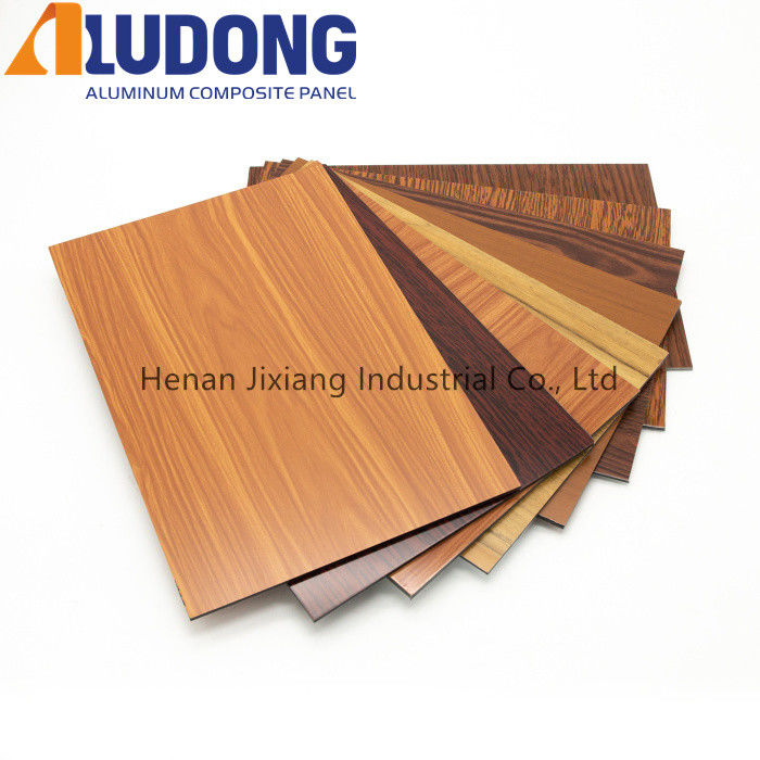 In voorraad 1220*2440mm Aluminium Composite Panels Houten Patroon, Hoge Sterkte Vormbestendige voor Interieur Decoratie CE Gecertificeerd