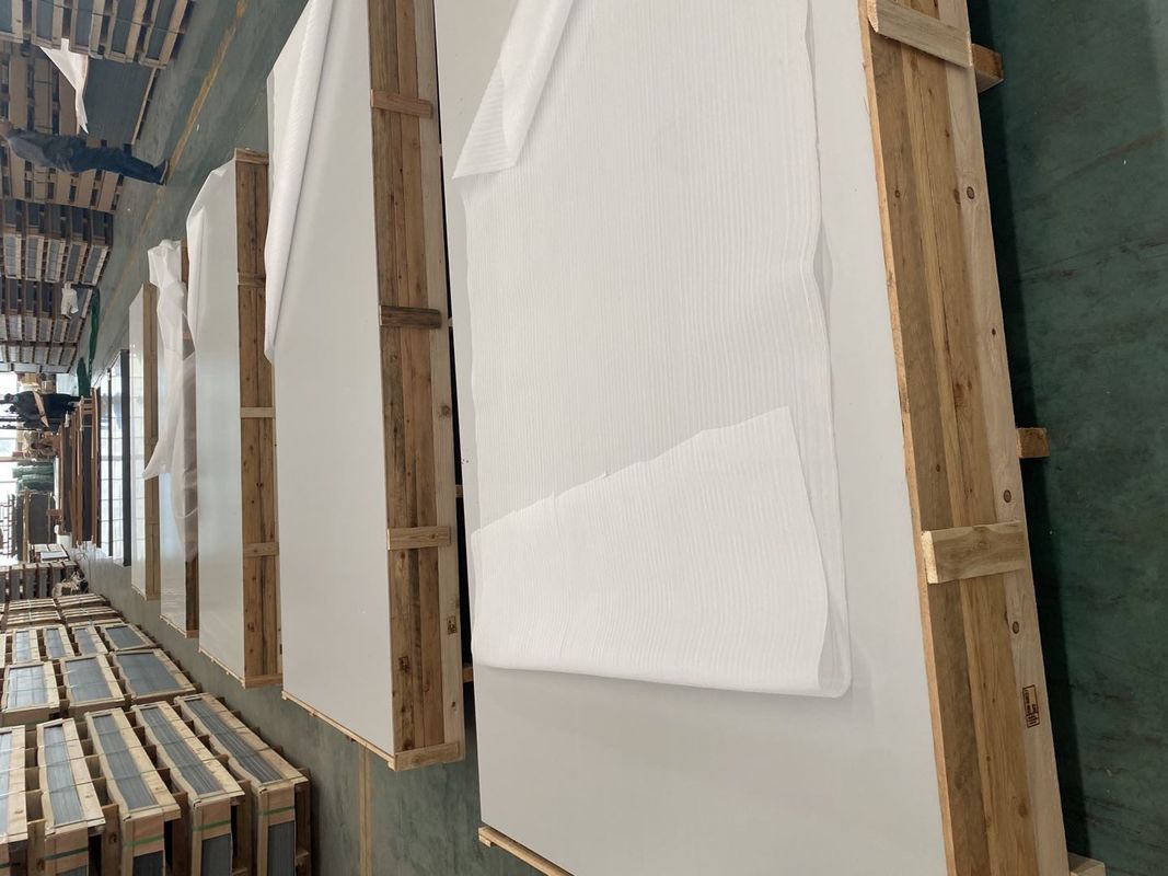 Hedendaagse constructie PVDF aluminiumcomposite panel Hoge hardheid en eenvoudig onderhoud voor langdurige bescherming