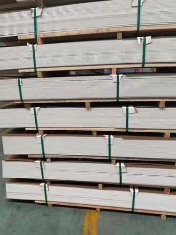 3mm 4mm 5mm PE Aluminium Samengestelde Comité Stevige Metaal Glanzende Twee Gekleurde Kanten