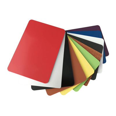 Het binnenlandse PE Aluminium Samengestelde Comité borstelde 1220mm Breedte voor uithangbord